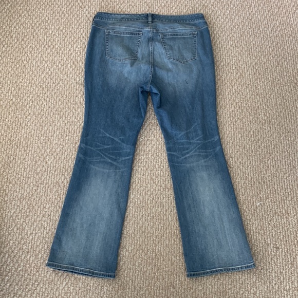 Torrid Mid Rise Slim Bootcut Jean 18R - Picture 7 of 15